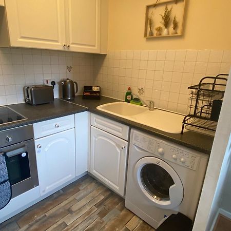 Lovely 2 Dbl Bed Apartment Near Heaton Park And North Manchester Hospital With Parking ภายนอก รูปภาพ