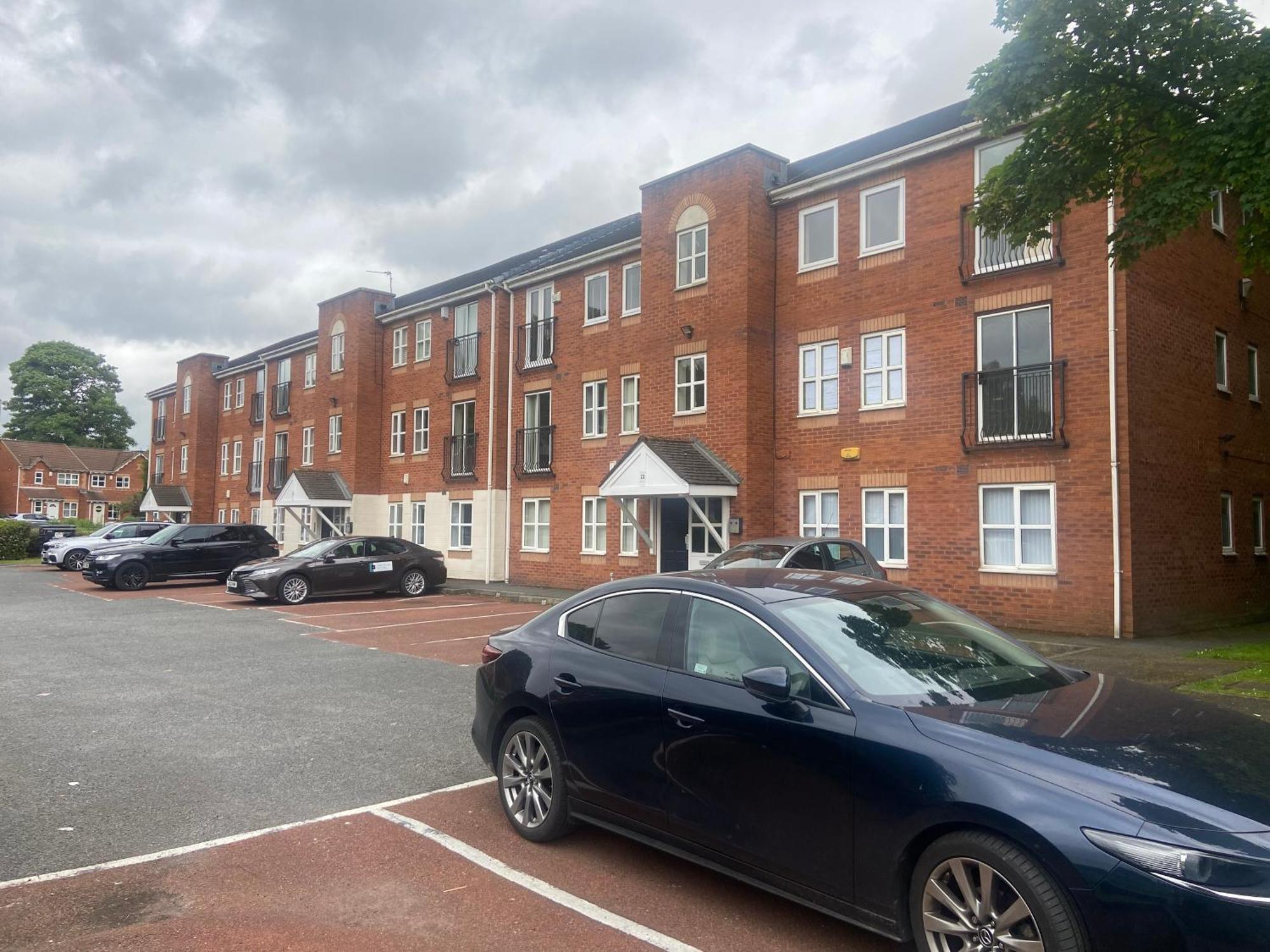 Lovely 2 Dbl Bed Apartment Near Heaton Park And North Manchester Hospital With Parking ภายนอก รูปภาพ