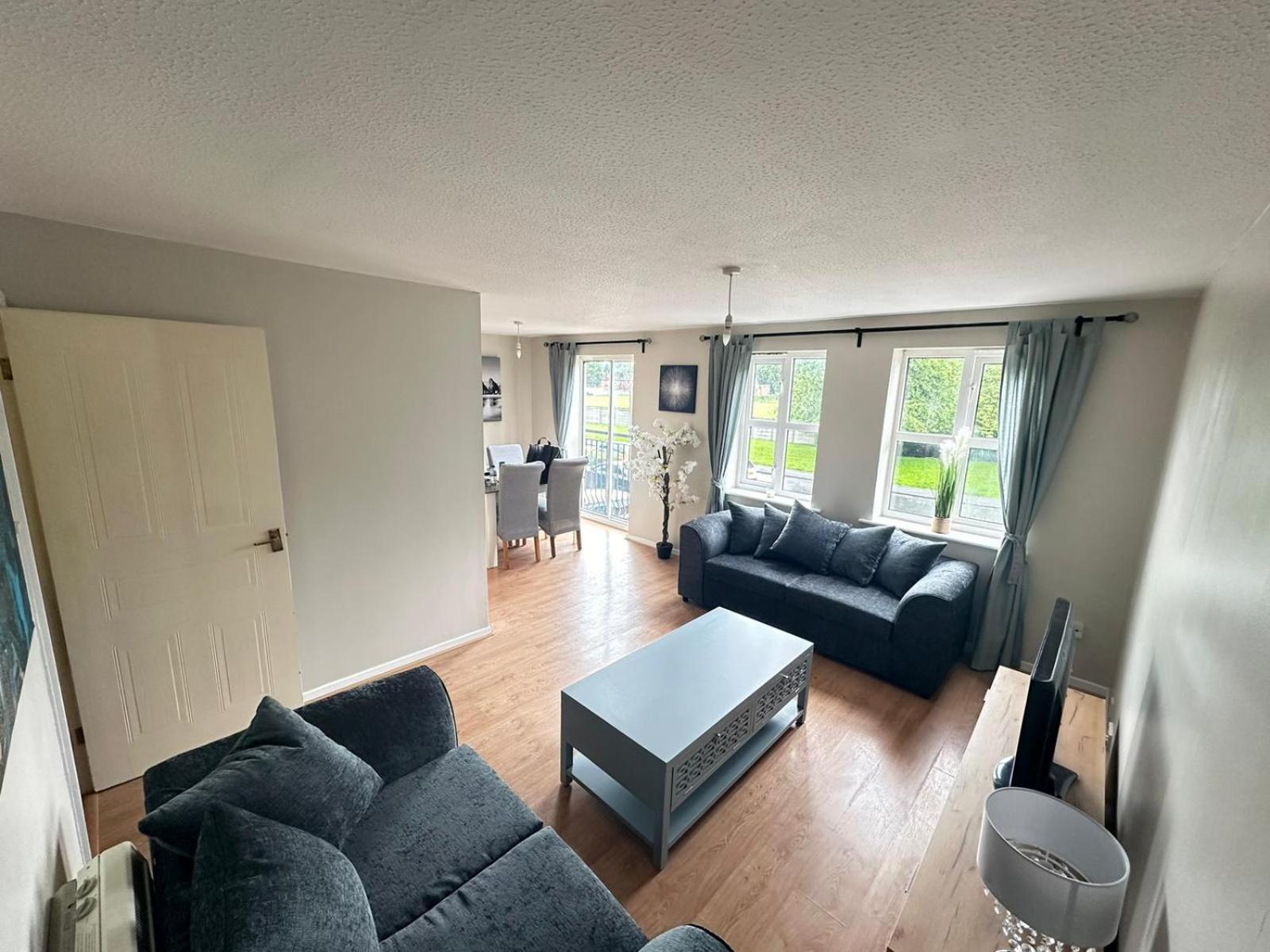 Lovely 2 Dbl Bed Apartment Near Heaton Park And North Manchester Hospital With Parking ภายนอก รูปภาพ